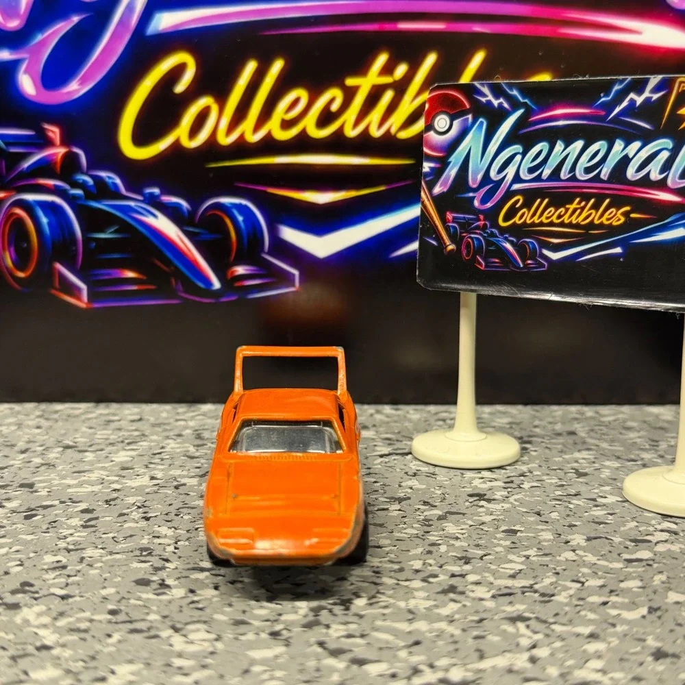 Hot Wheels Plymouth Superbird Orange Black Stripe Muscle Mania 2012 Diecast 1:64